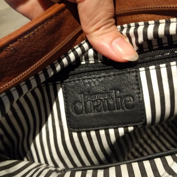 🍀🍀 Croosbody bag by Charming Charlie 🌸🌺🍀 - Picture 3 of 4